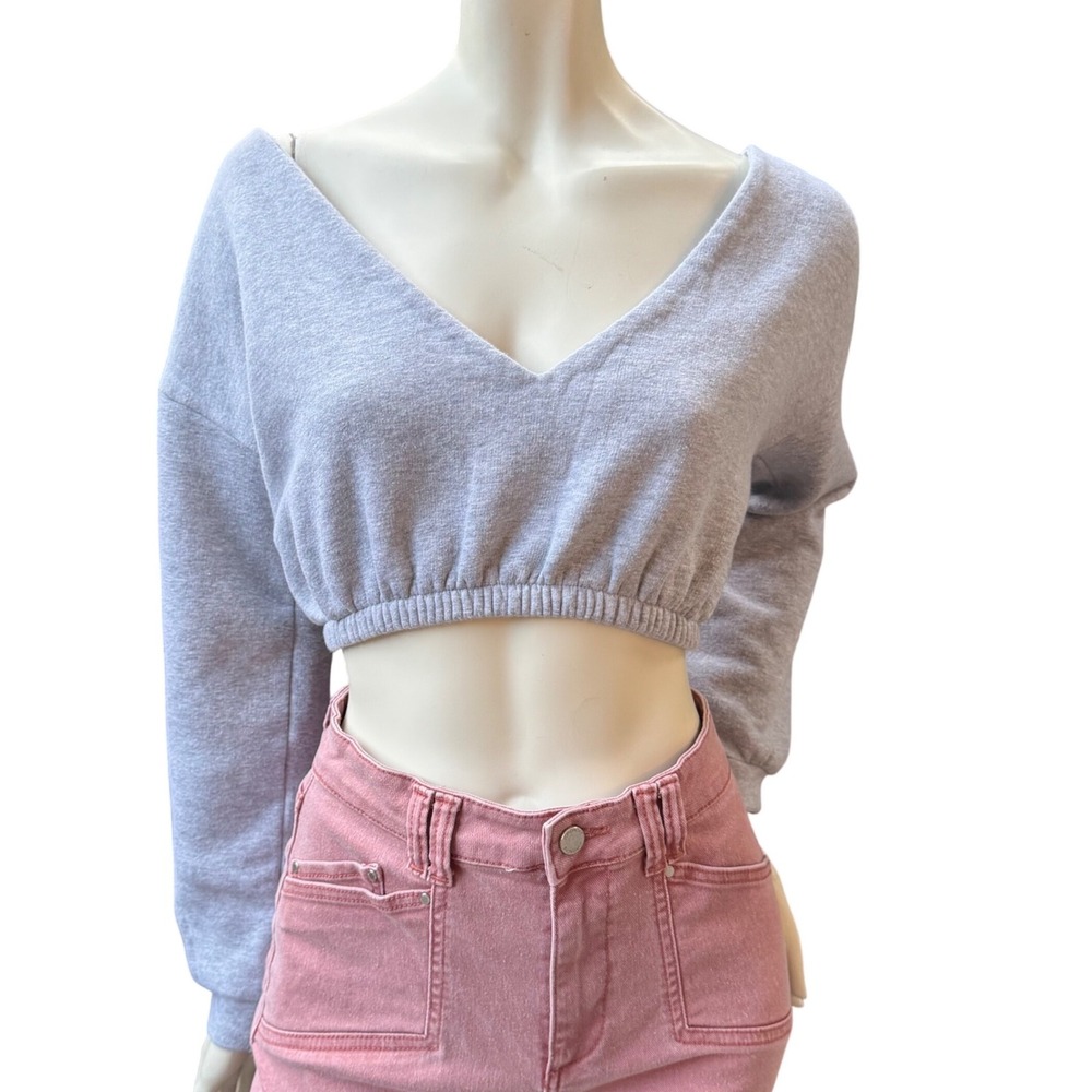 Pretty Little Thing Cropped Sweatshirt VNeck Athleisure Balletcore Feminine S